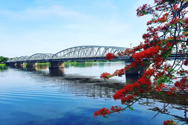 Khám phá vẻ đẹp di sản và nhịp sống yên bình của cố đô Huế

Huế luôn mang trong mình vẻ đẹp trầm...