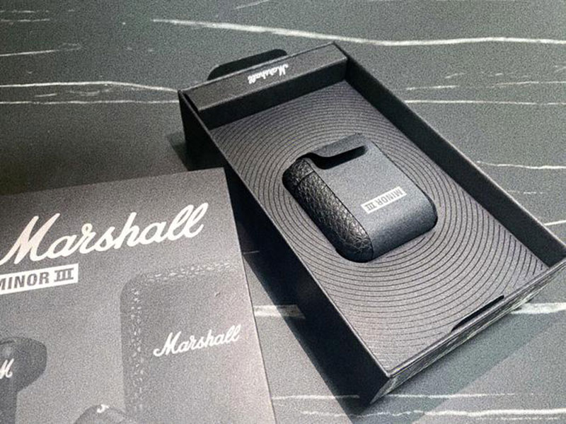 Marshall Minor III 耳機以其獨特的音質和經典的設計，成為音樂愛好者的首選。這款耳機延續了 Marshall...