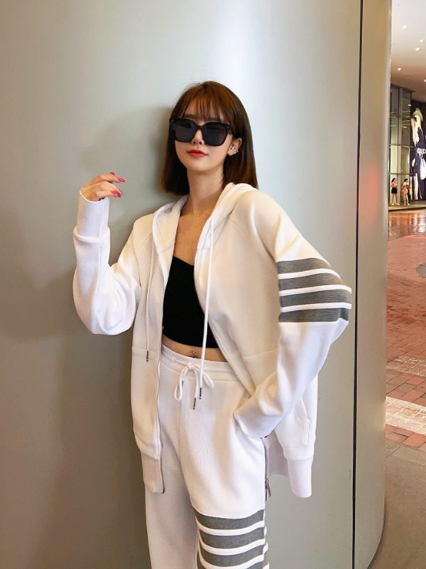 探索 Thom Browne  www.thombrowne shop.com/ ...